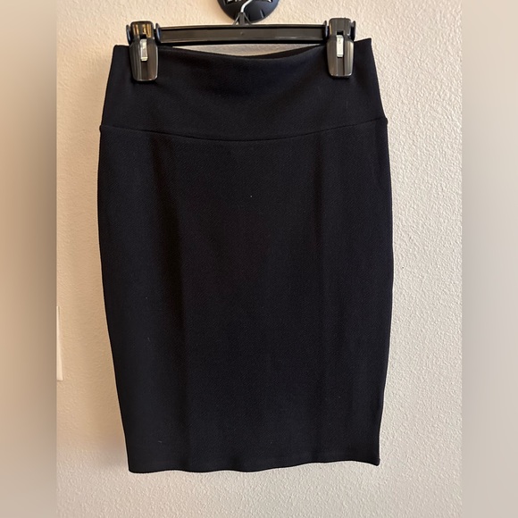LuLaRoe Dresses & Skirts - Black Stretch Pencil Skirt